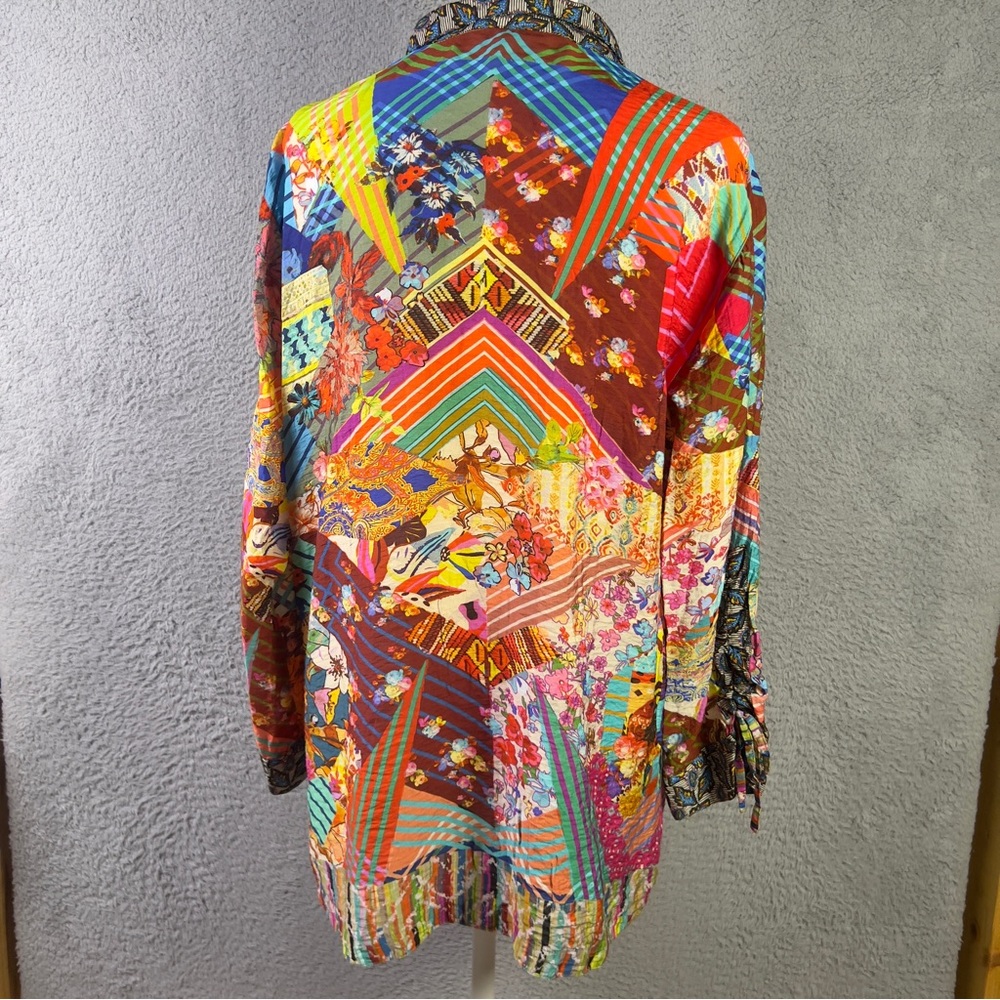 John Mark Top Womens Medium Multi Patch Print Abs… - image 3